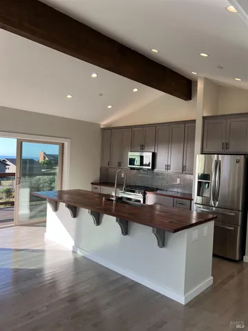 $990,000 | 14920 Mallo Pass Drive, Manchester, CA 95459