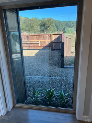 $990,000 | 14920 Mallo Pass Drive, Manchester, CA 95459