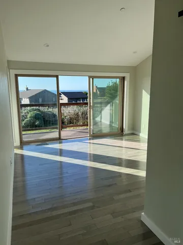 $990,000 | 14920 Mallo Pass Drive, Manchester, CA 95459