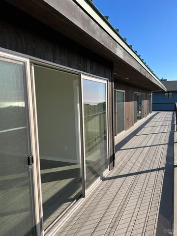 $990,000 | 14920 Mallo Pass Drive, Manchester, CA 95459