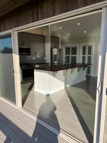 $990,000 | 14920 Mallo Pass Drive, Manchester, CA 95459