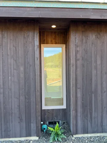 $990,000 | 14920 Mallo Pass Drive, Manchester, CA 95459