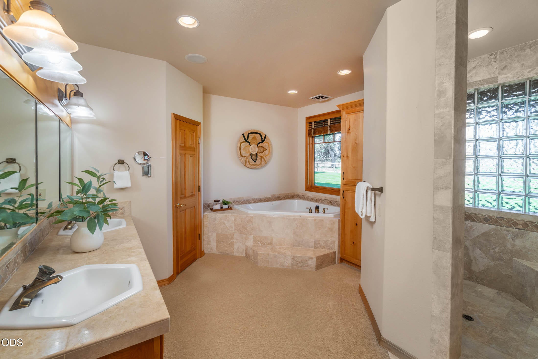 18975 Pinehurst Road Bend, OR 97703 - Photo 31 of 80 Gallery Image 31