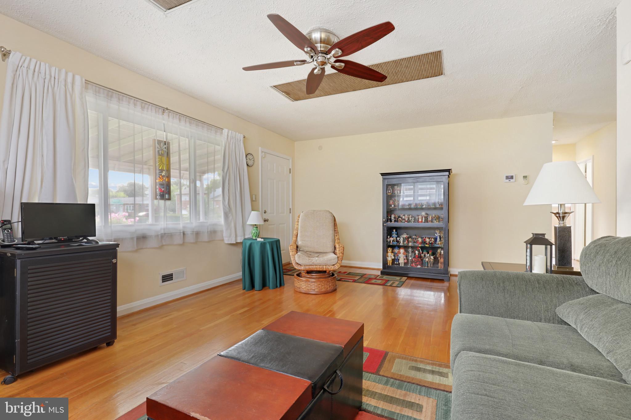 6008 Moorehead Road Catonsville, MD 21228 - Photo 13 of 65