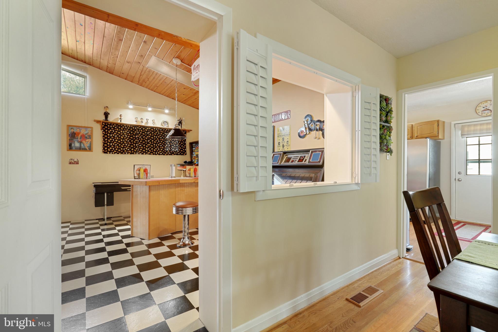 6008 Moorehead Road Catonsville, MD 21228 - Photo 23 of 65