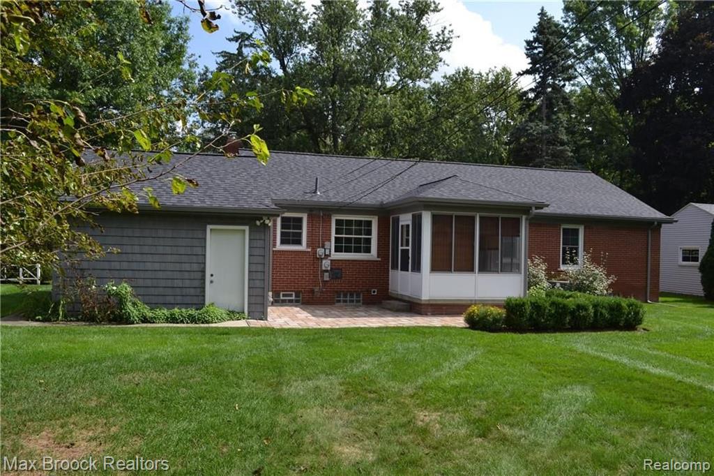 15830 Reedmere Avenue Beverly Hills, MI 48025 - Photo 4 of 20
