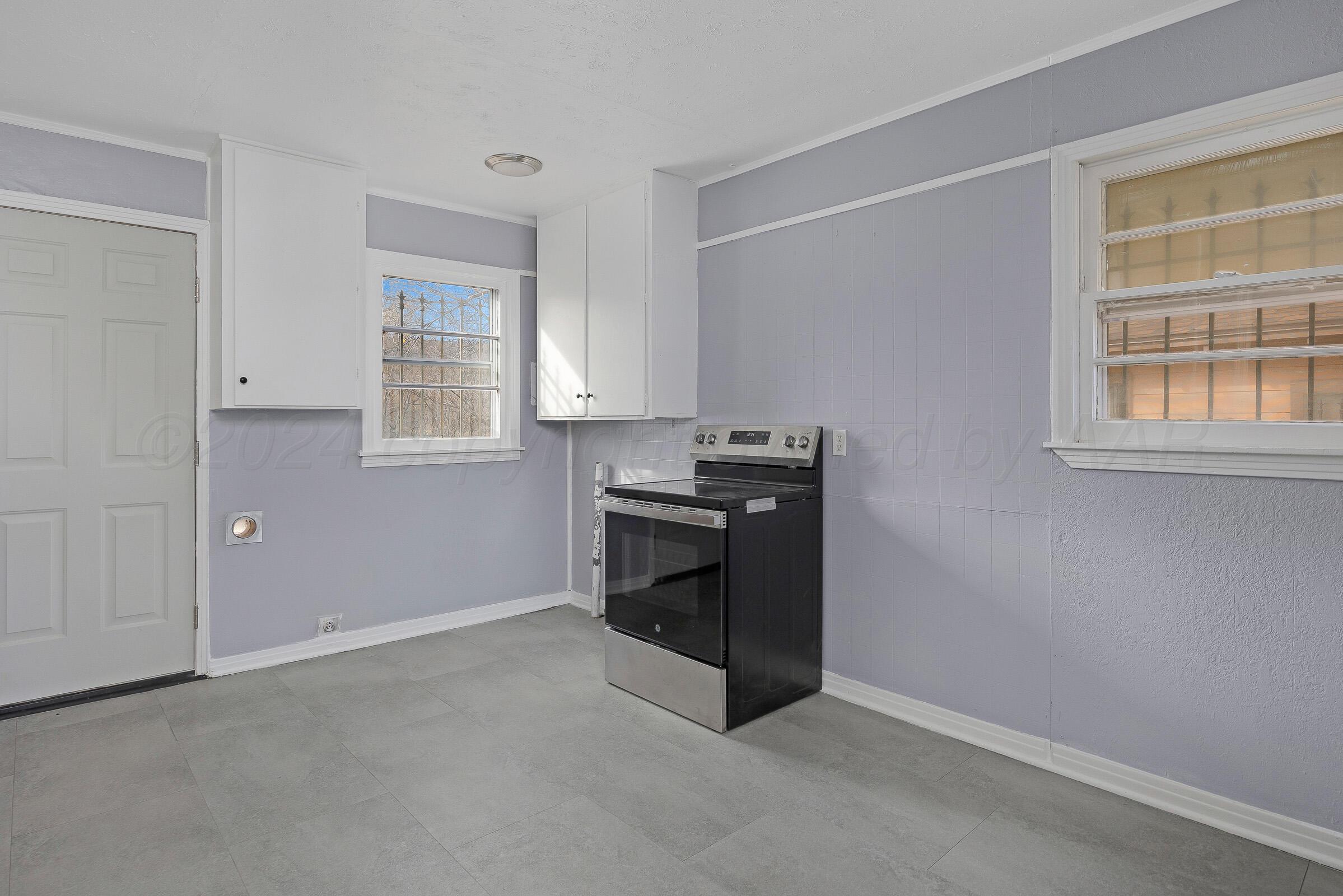 2207 Hickory Street Amarillo, TX 79107 - Photo 6 of 14 06-Kitchen 2