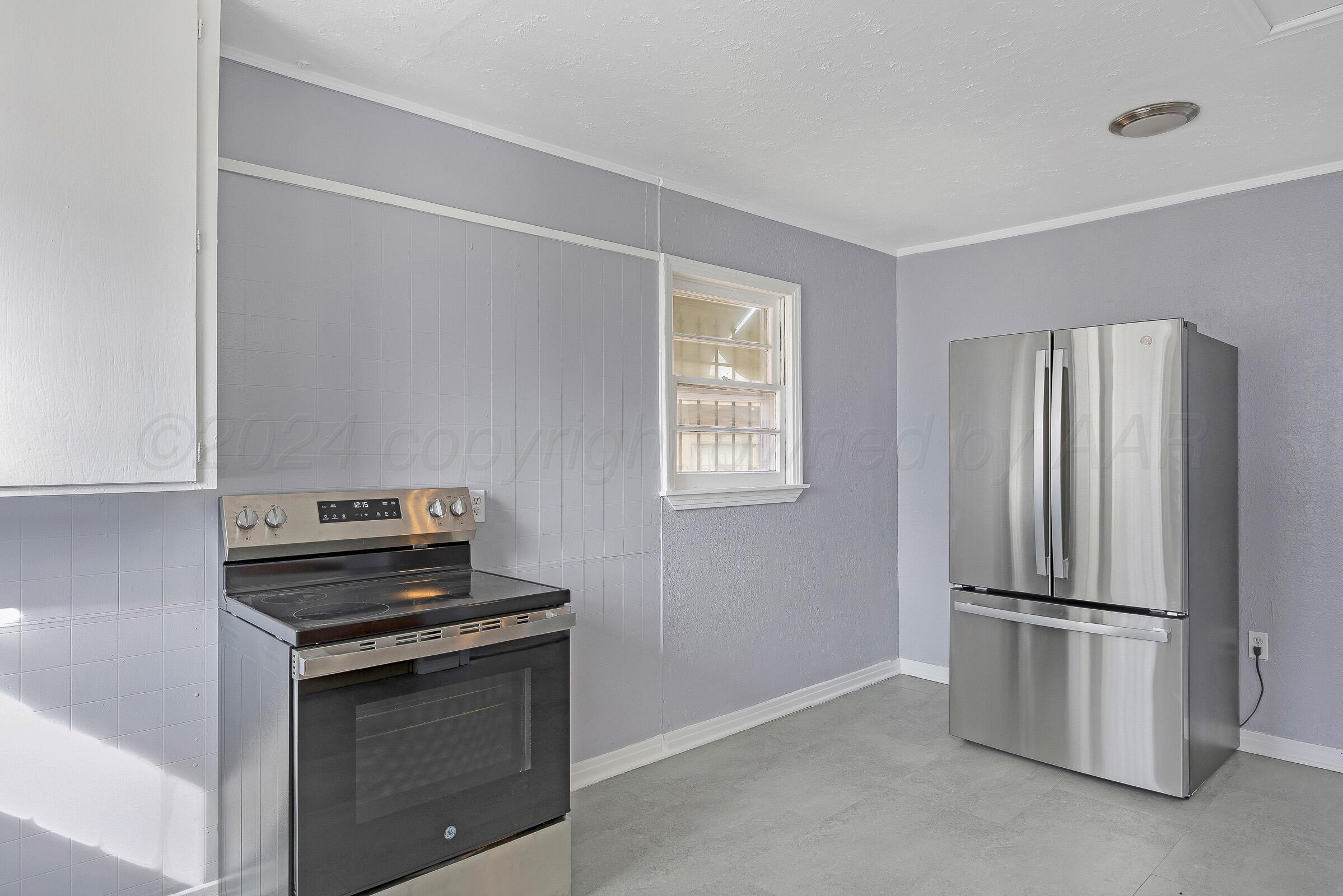 2207 Hickory Street Amarillo, TX 79107 - Photo 7 of 14 07-Kitchen 3