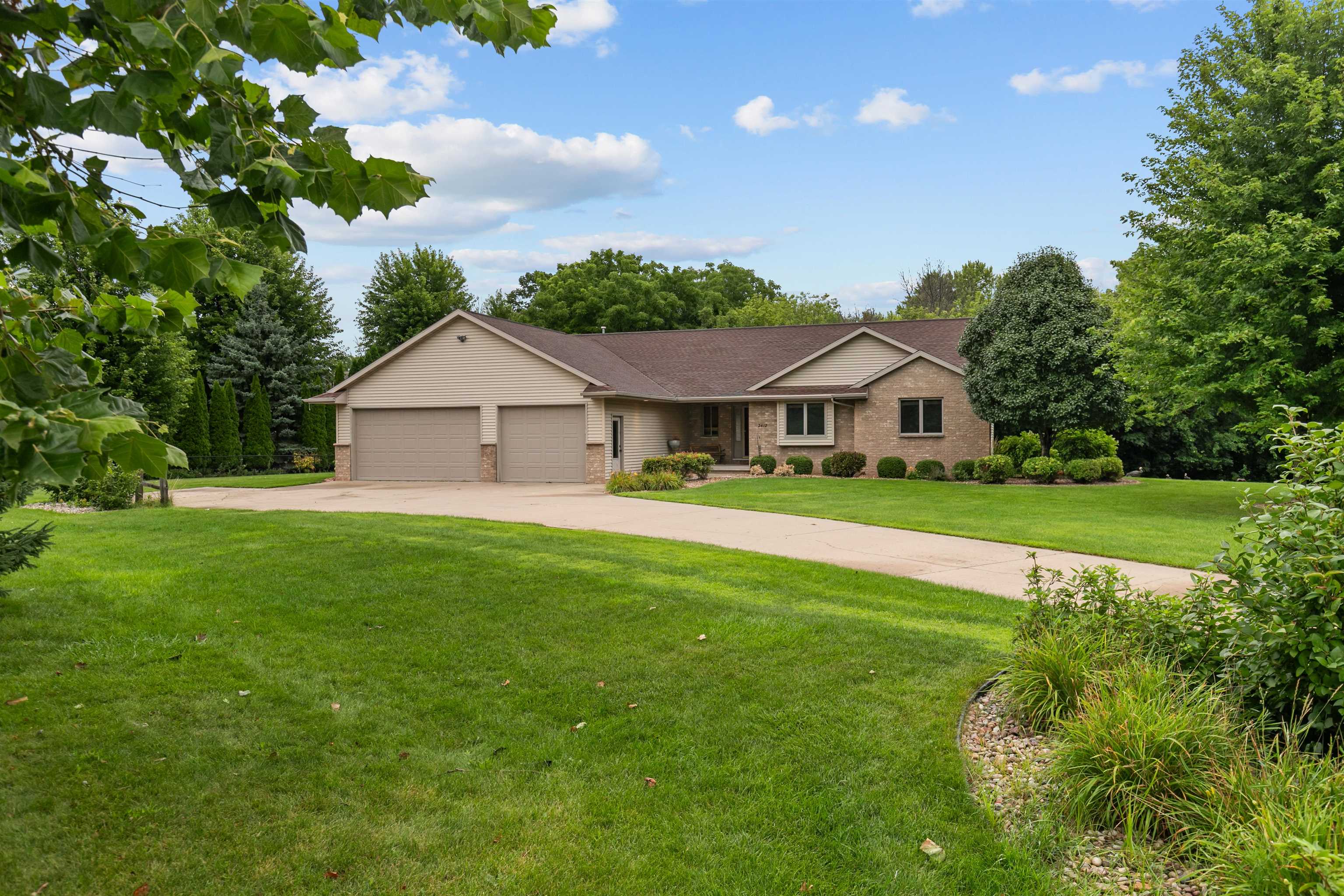 2412 Manitowoc Road Menasha, WI 54952 - Photo 1 of 1 Gallery Image 1