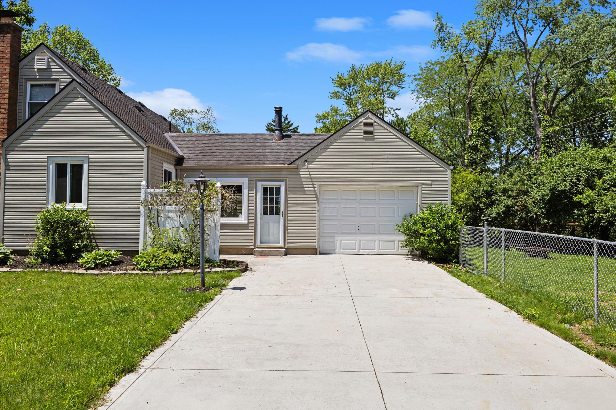 2454 Cranford Road Columbus, OH 43221 - Photo 32 of 42
