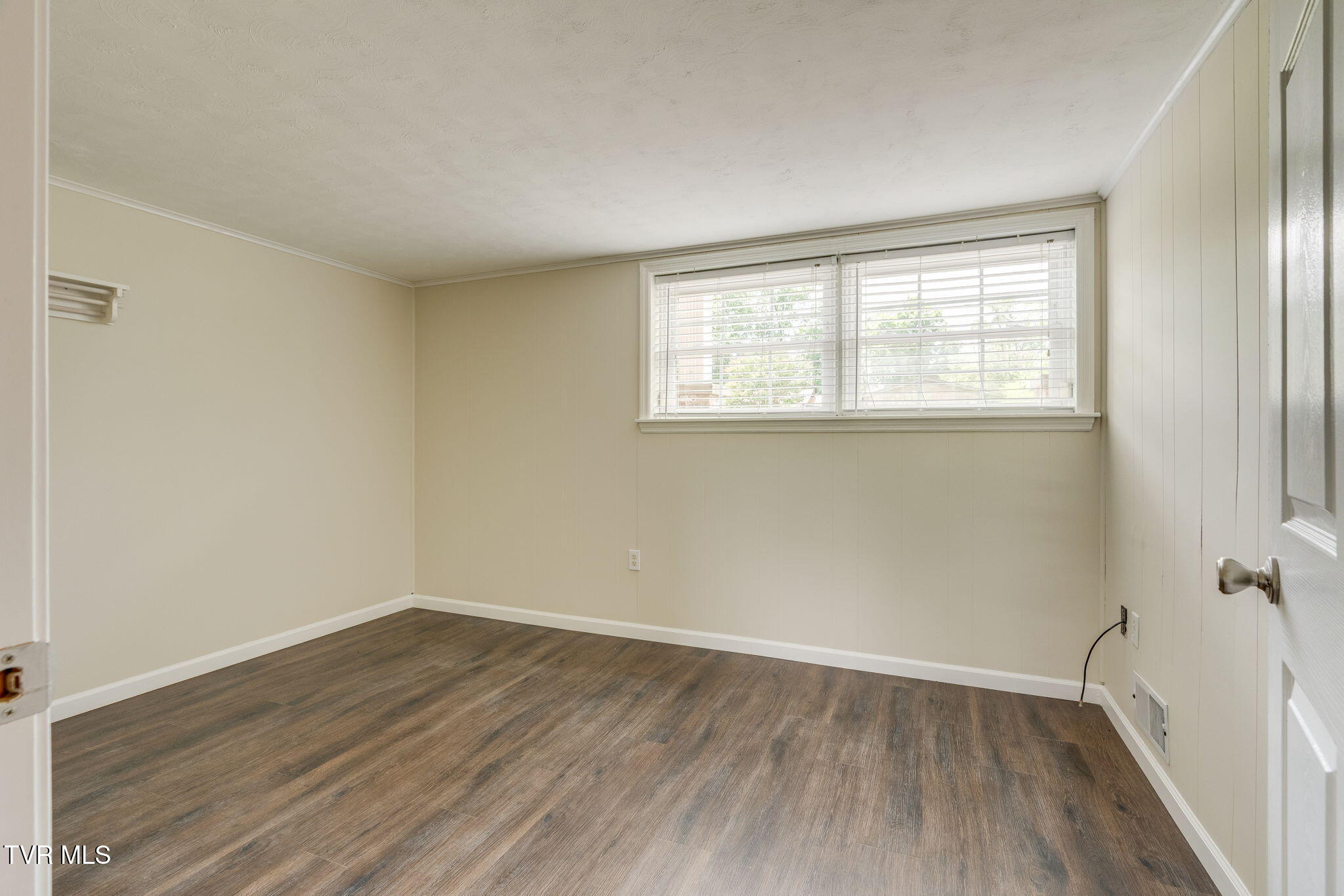 2125 Bonaire Road Kingsport, TN 37660 - Photo 26 of 49 016a-Bedroom 3