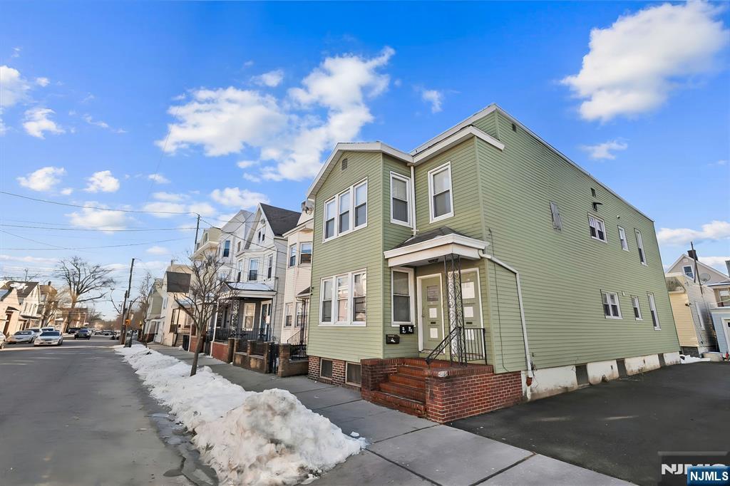 419 Hamilton Street Harrison, NJ 07029 - Photo 7 of 48