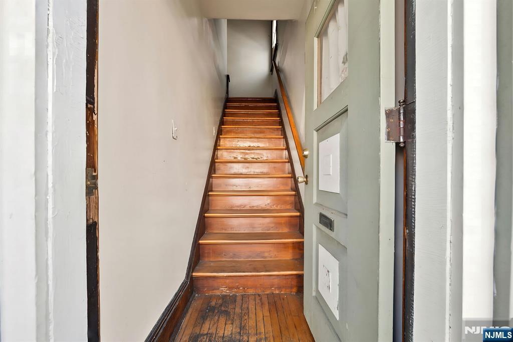 419 Hamilton Street Harrison, NJ 07029 - Photo 9 of 48
