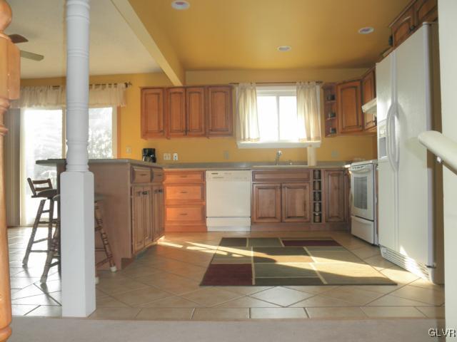 4484 Memphis Road Whitehall, PA 18052 - Photo 4 of 21 Gallery Image 4