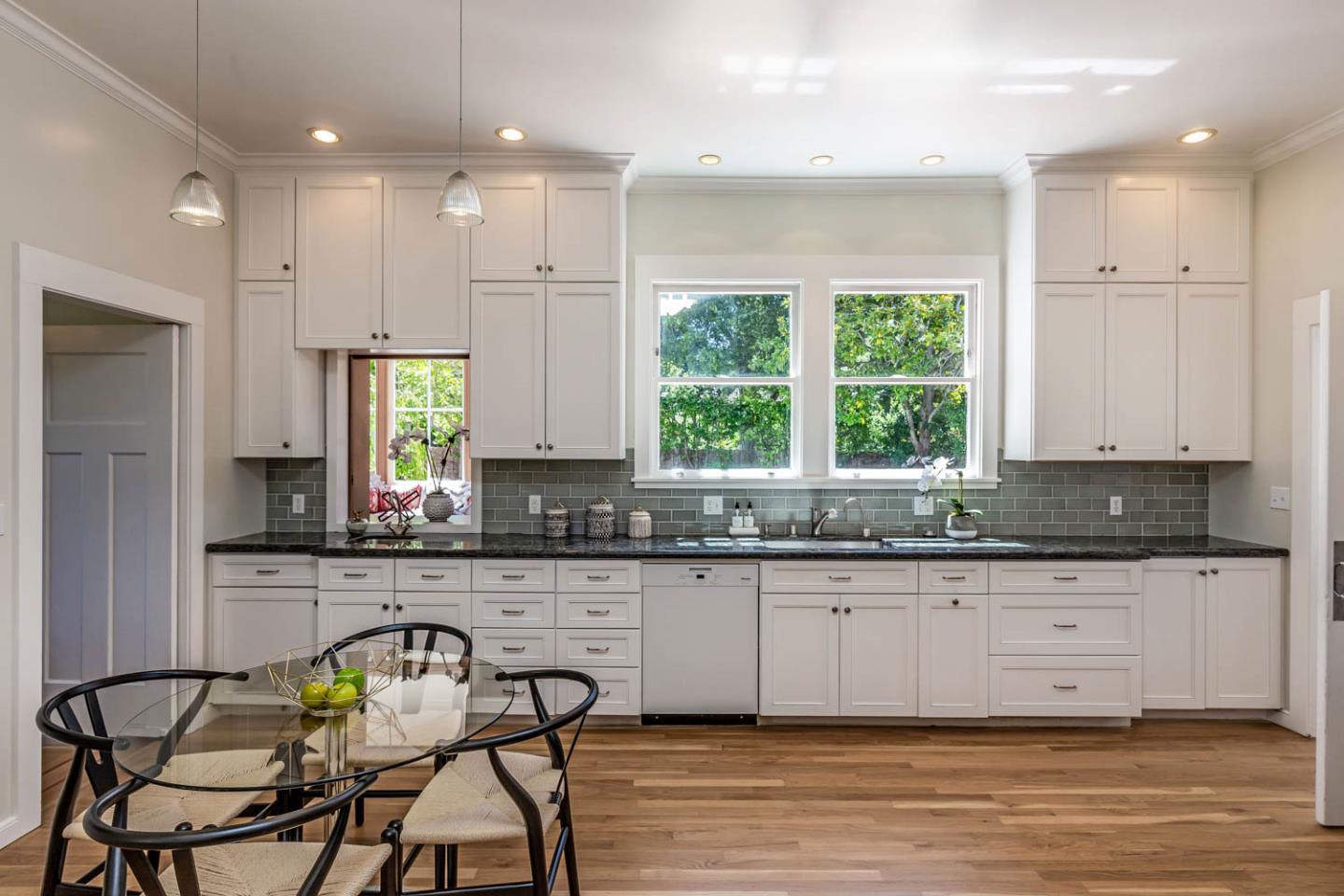 343 Ranelagh Road Hillsborough, CA 94010 - Photo 17 of 35 Gallery Image 17