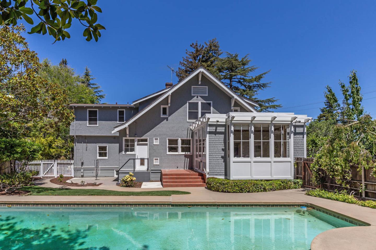343 Ranelagh Road Hillsborough, CA 94010 - Photo 29 of 35 Gallery Image 29