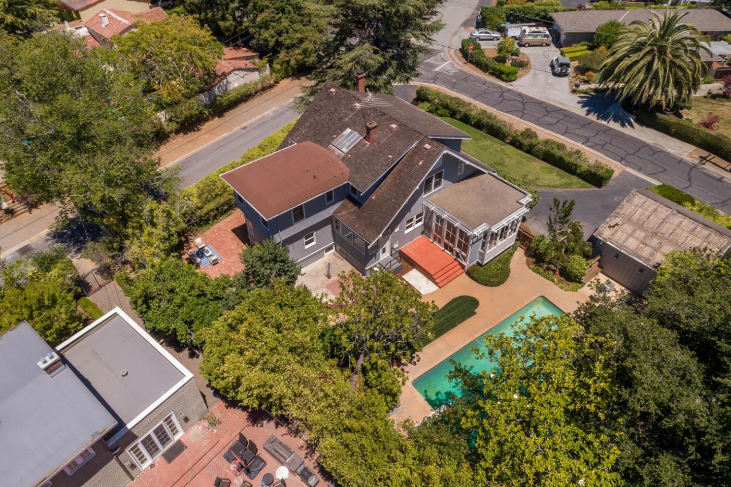 343 Ranelagh Road Hillsborough, CA 94010 - Photo 34 of 35 Gallery Image 34
