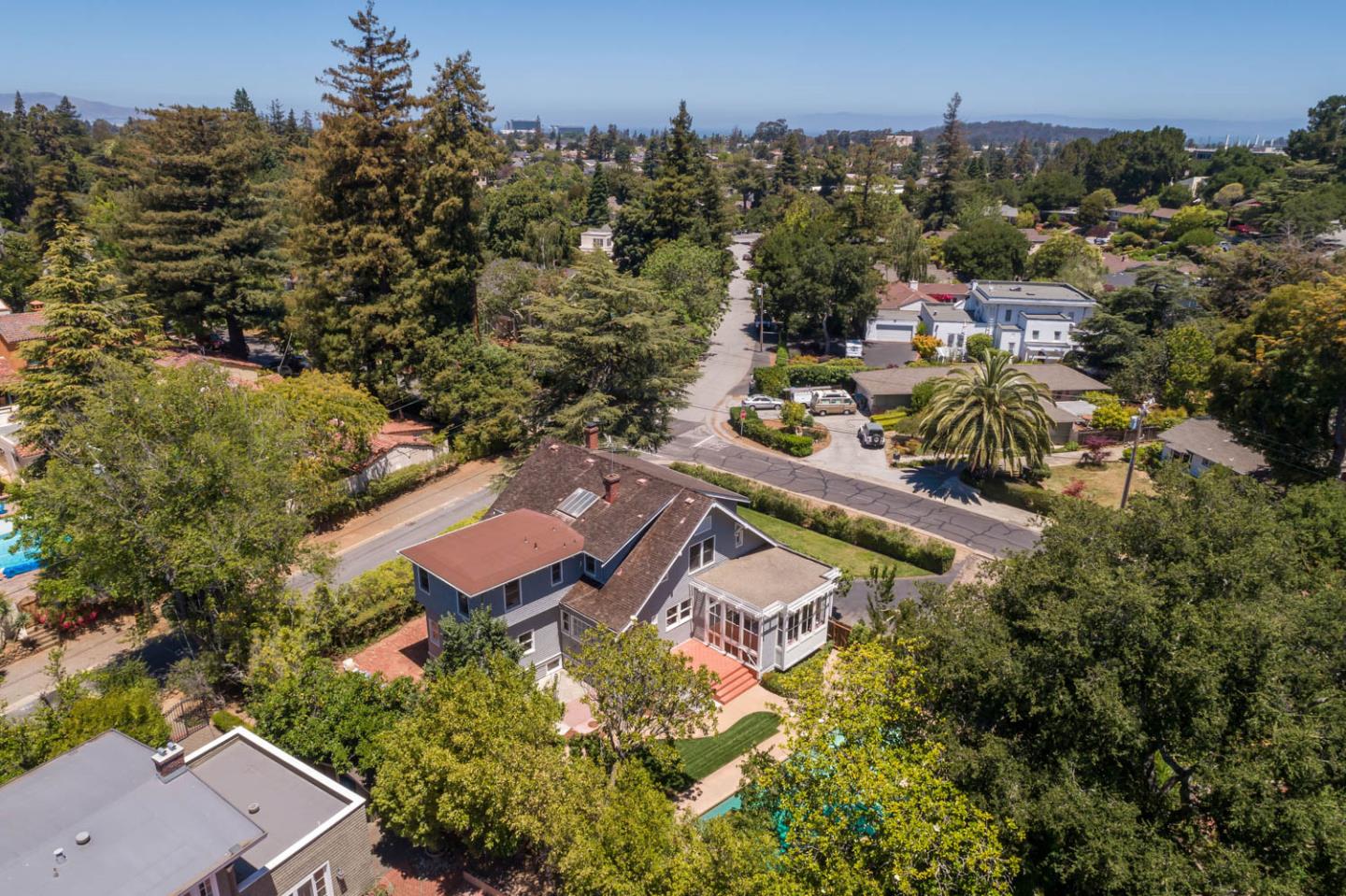 343 Ranelagh Road Hillsborough, CA 94010 - Photo 35 of 35 Gallery Image 35