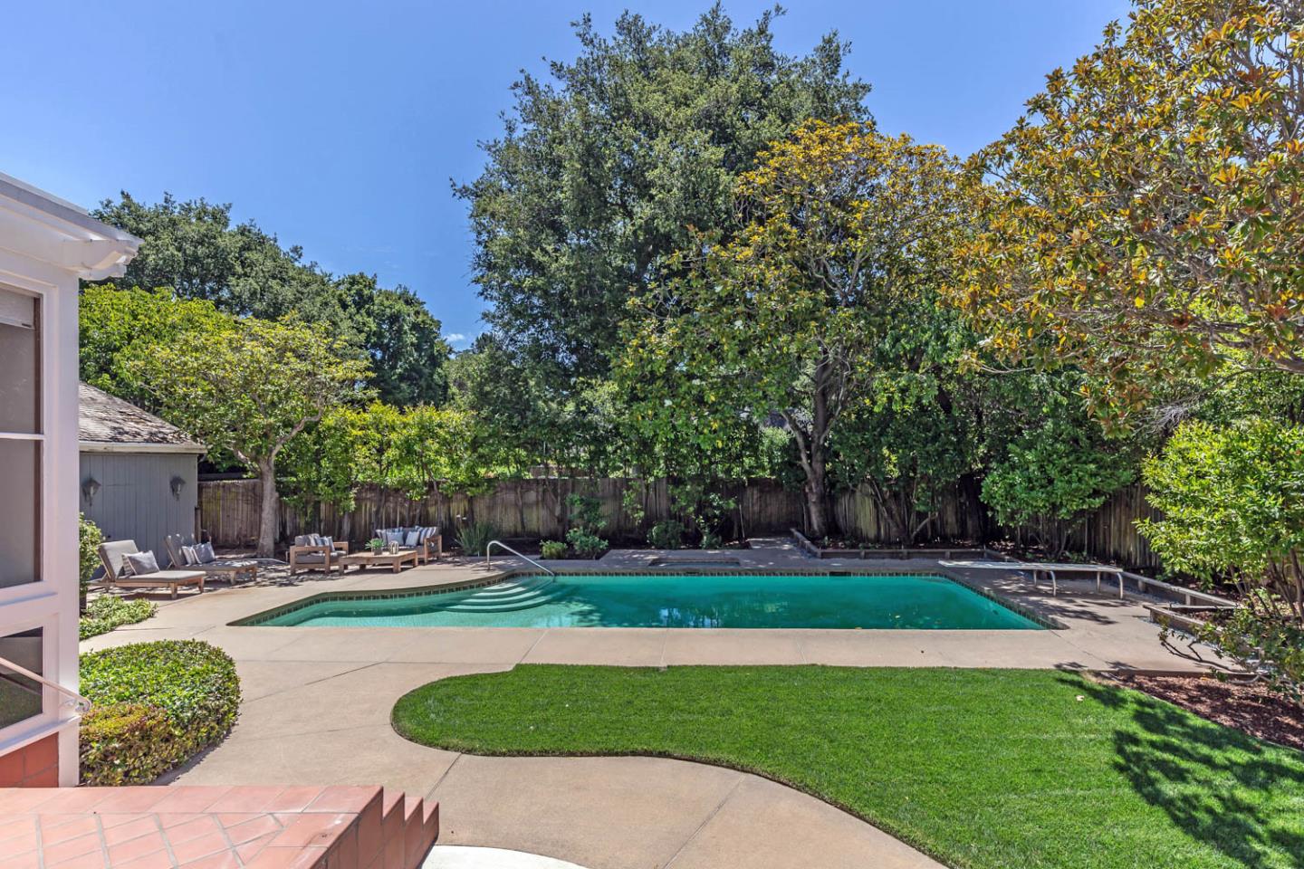 343 Ranelagh Road Hillsborough, CA 94010 - Photo 6 of 35 Gallery Image 6
