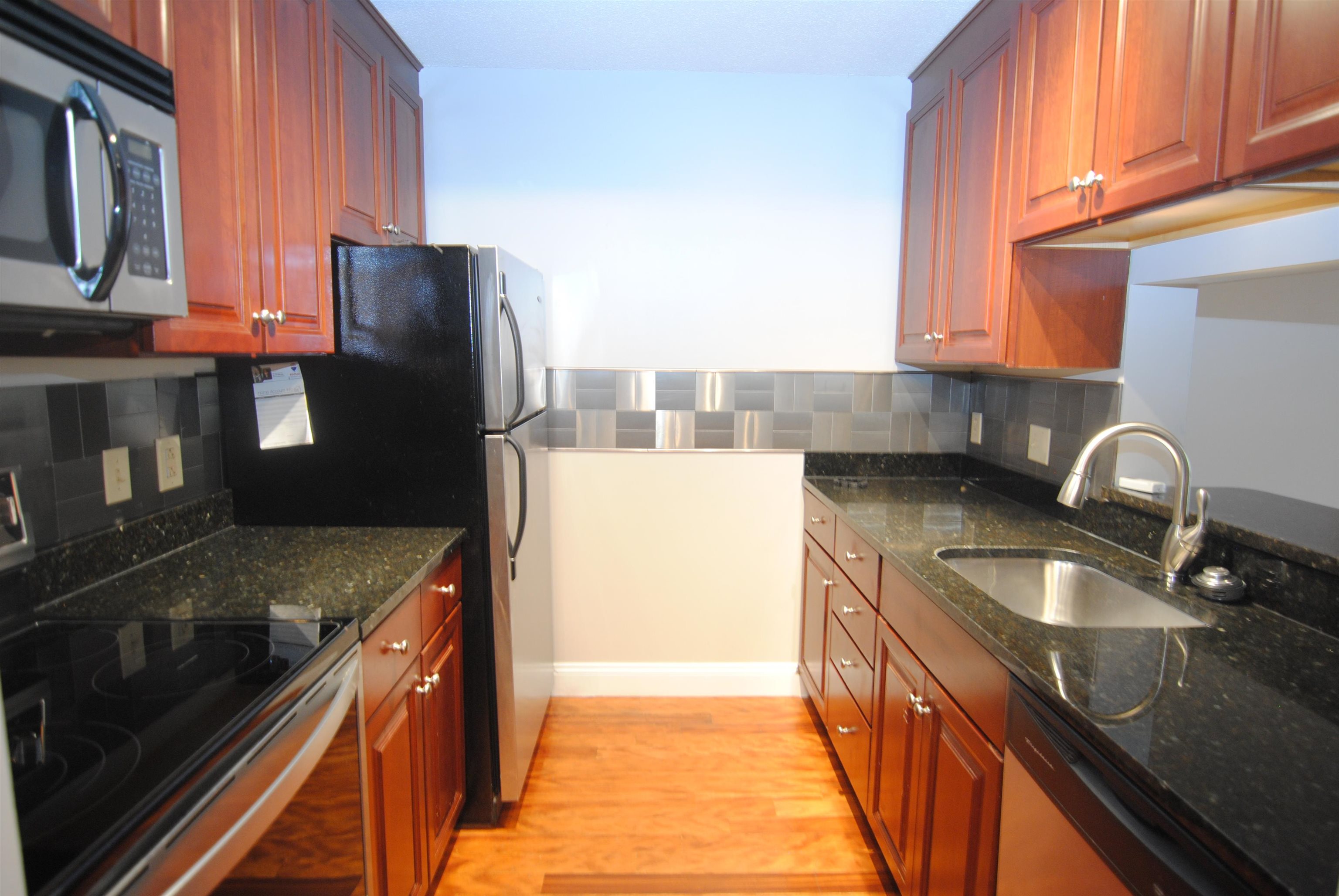 108 Eastern Avenue, Unit 304 Manchester, NH 03104 - Photo 3 of 21