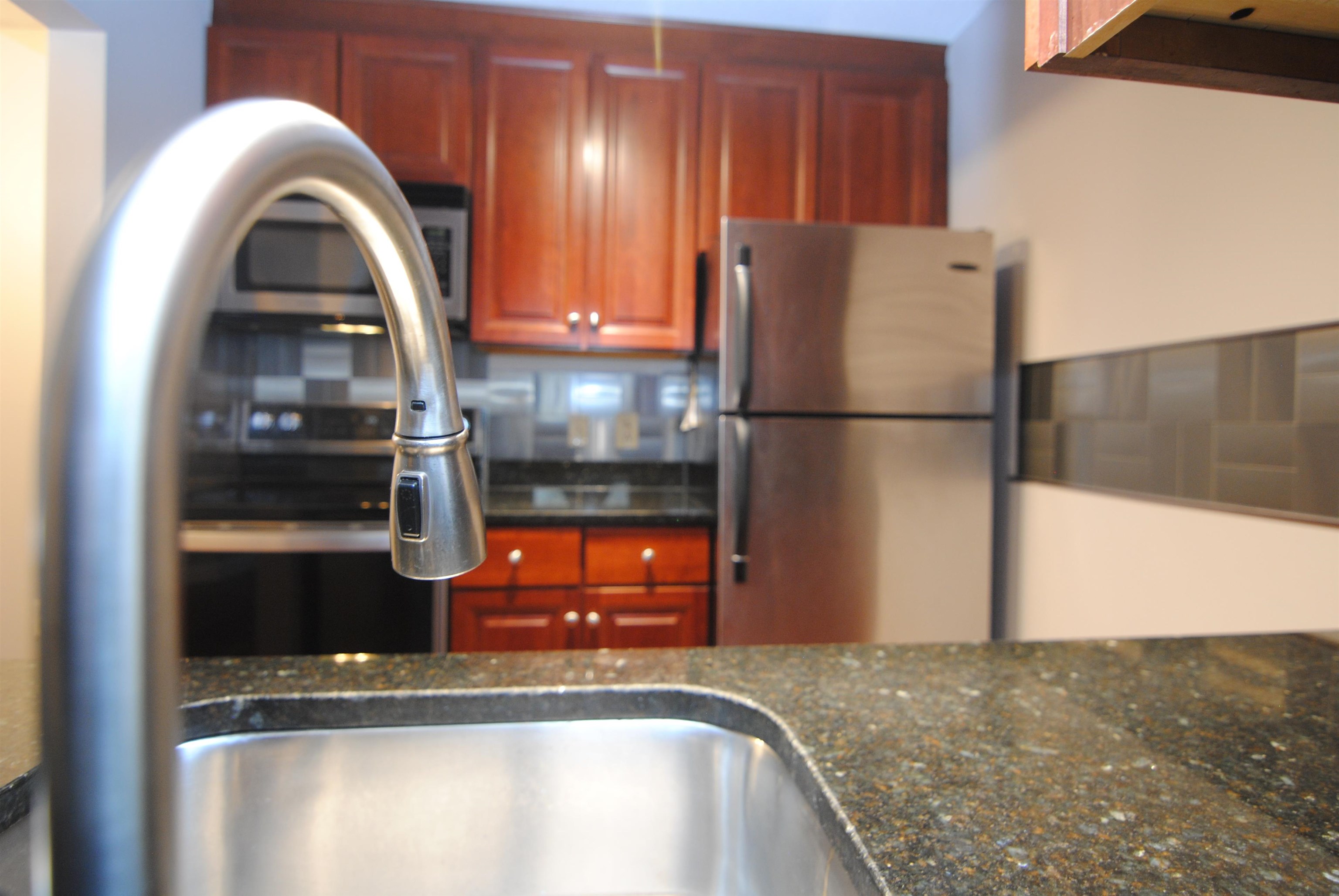 108 Eastern Avenue, Unit 304 Manchester, NH 03104 - Photo 5 of 21