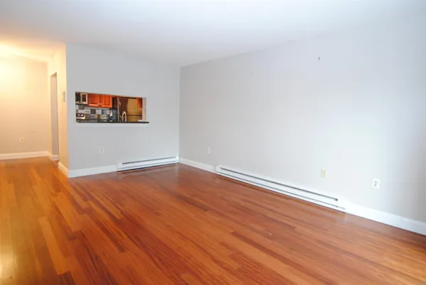 $1,850 | 108 Eastern Avenue, Unit 304, Manchester, NH 03104