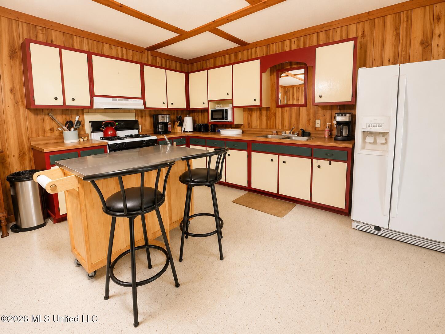 1295 Moon Lake Road Dundee, MS 38626 - Photo 8 of 25 E07F527A-D346-4C9E-B570-A027F25F92A4