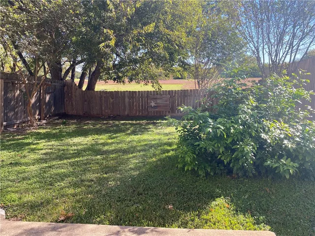 $1,600 | 2407 Curry Loop, Unit B, Round Rock, TX 78664