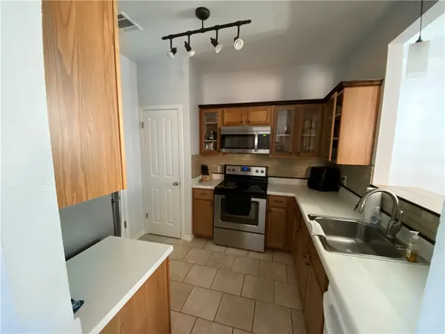 $1,600 | 2407 Curry Loop, Unit B, Round Rock, TX 78664