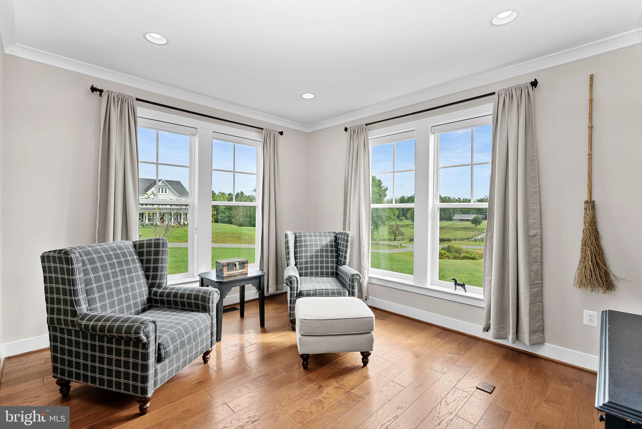 38147 Touchstone Farm Lane Hamilton, VA 20158 - Photo 6 of 71 a living room with furniture and a large window