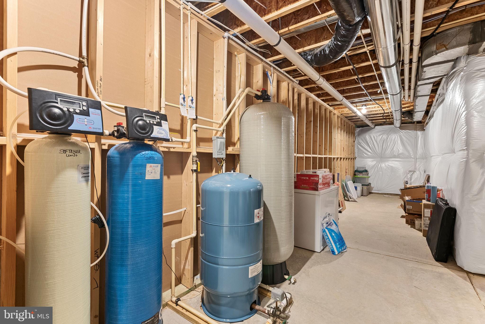 38147 Touchstone Farm Lane Hamilton, VA 20158 - Photo 62 of 71 a view of storage and utility room