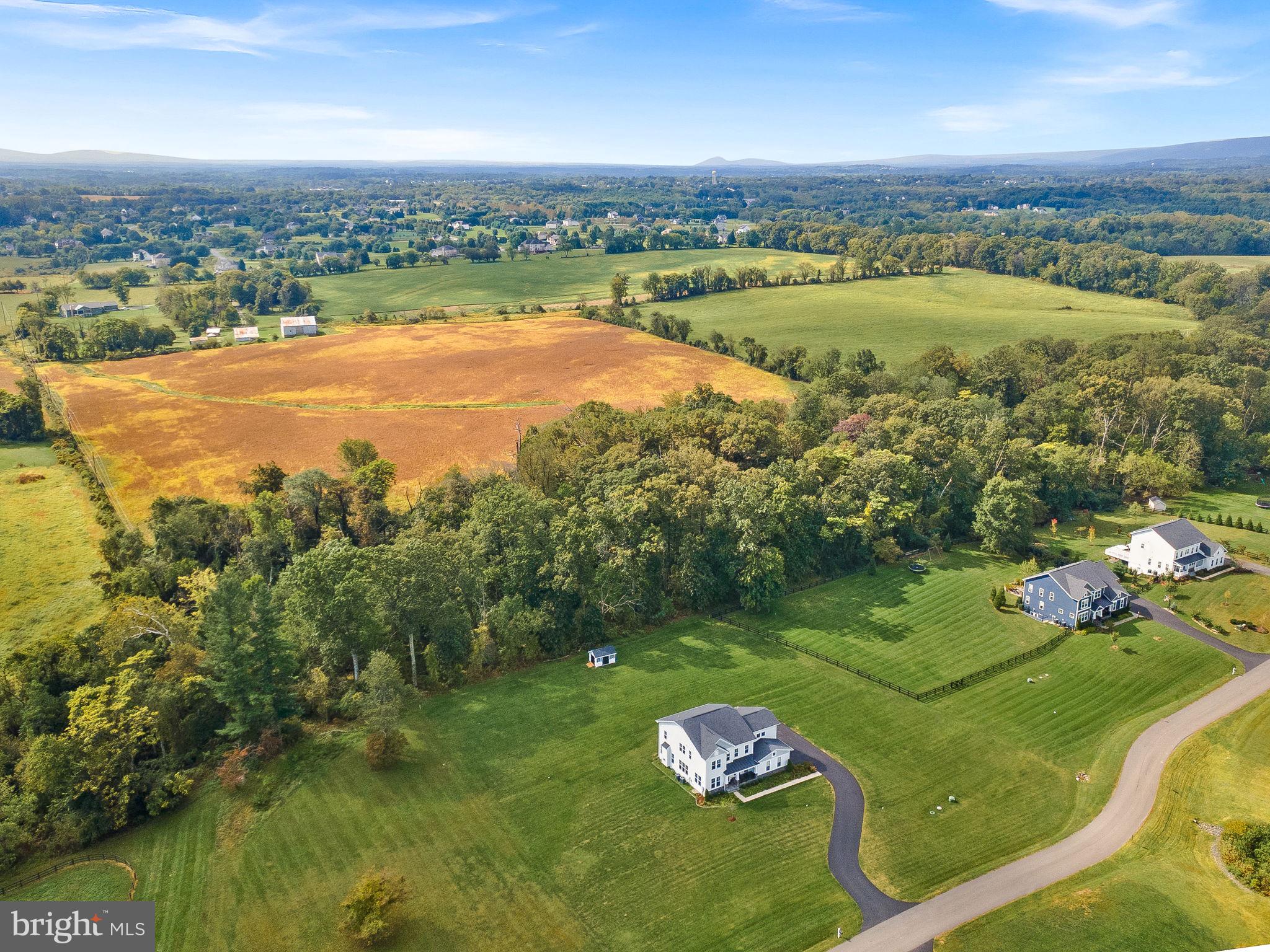 38147 Touchstone Farm Lane Hamilton, VA 20158 - Photo 70 of 71 an aerial view of a house with a yard