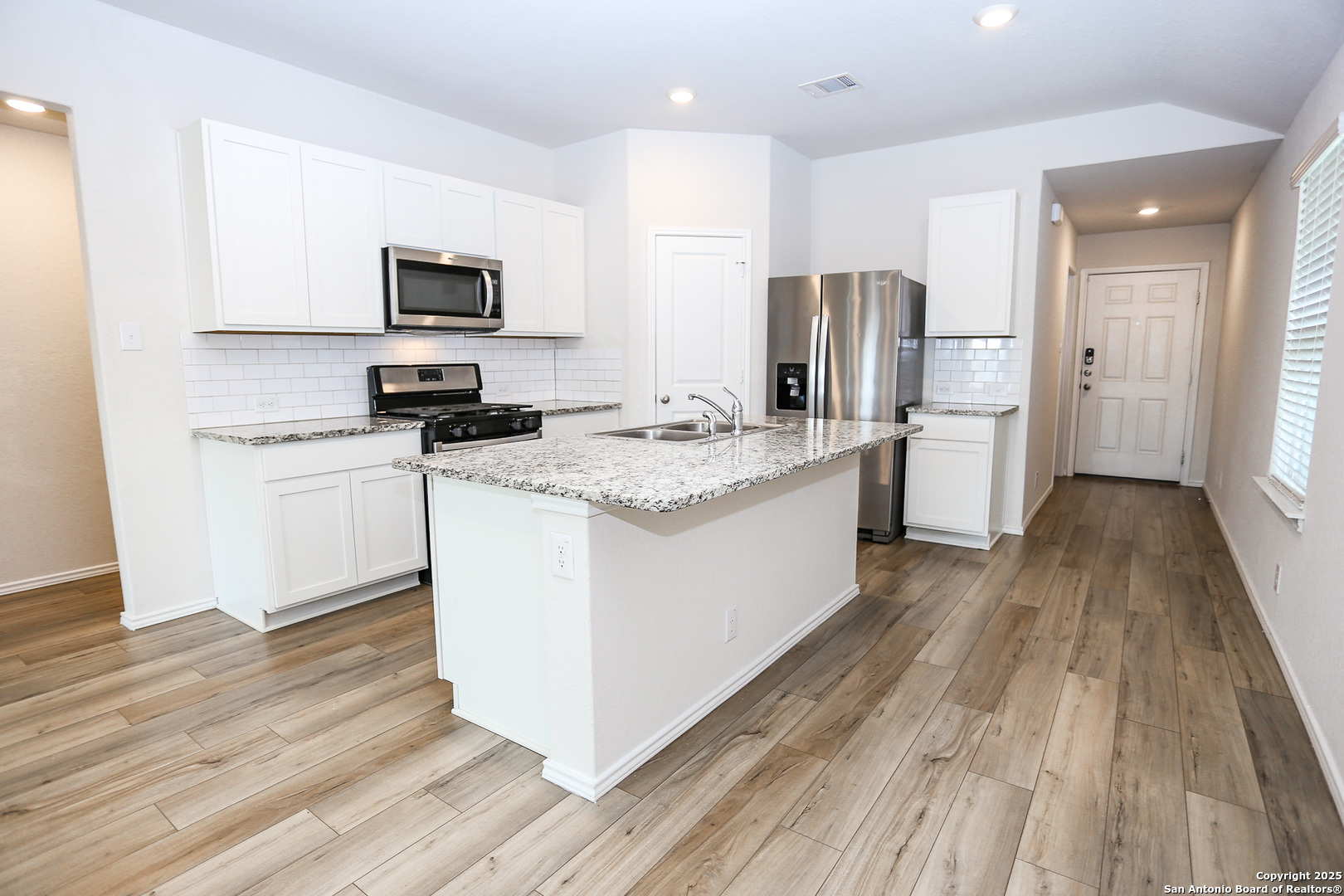 13907 Lignite Road San Antonio, TX 78253 - Photo 5 of 26