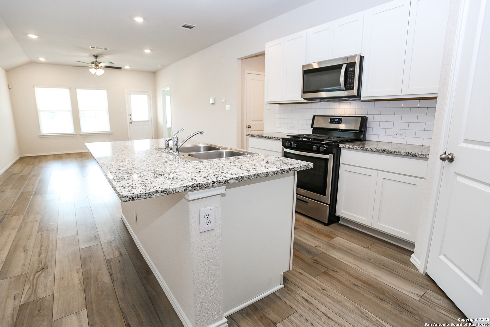 13907 Lignite Road San Antonio, TX 78253 - Photo 6 of 26