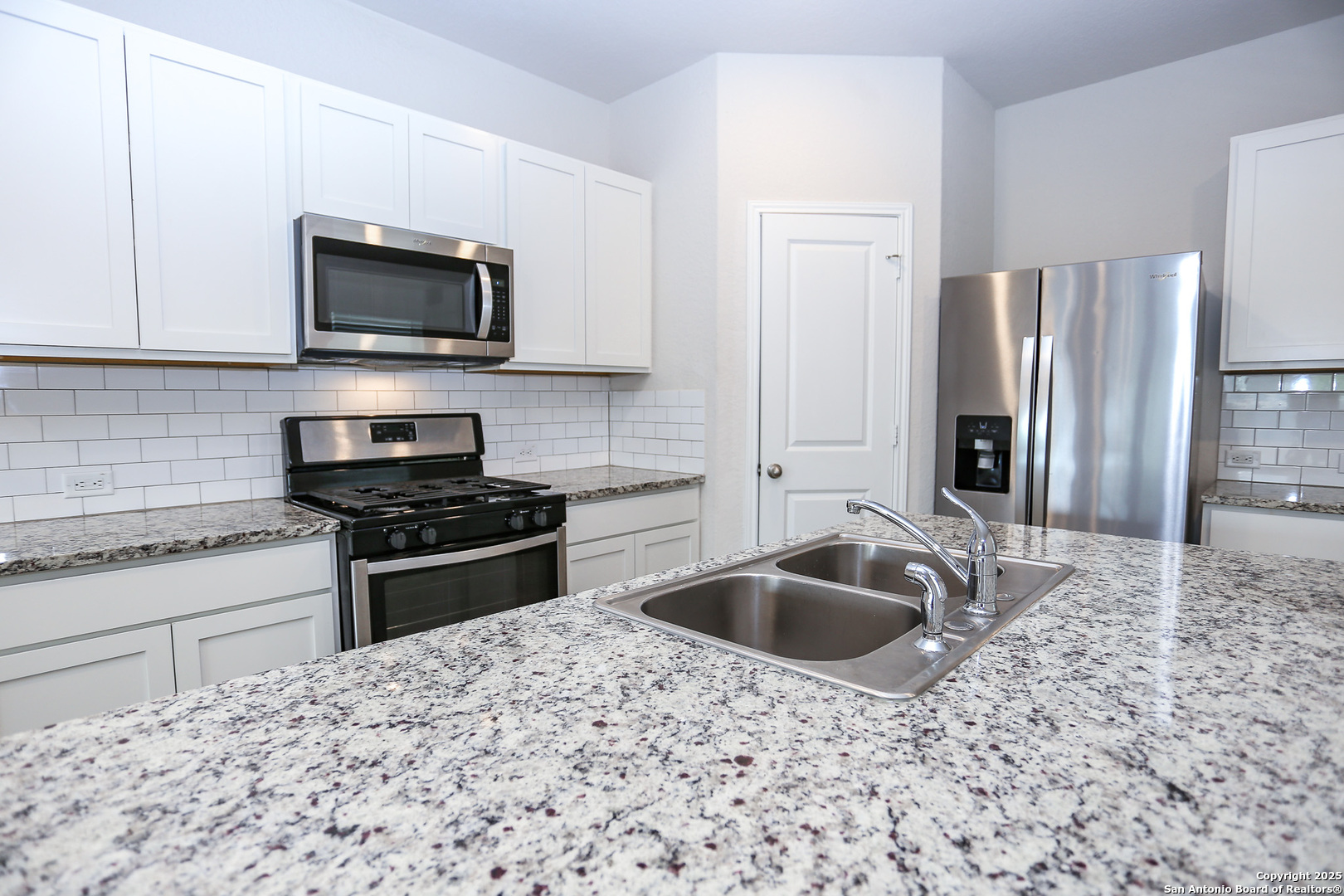 13907 Lignite Road San Antonio, TX 78253 - Photo 8 of 26