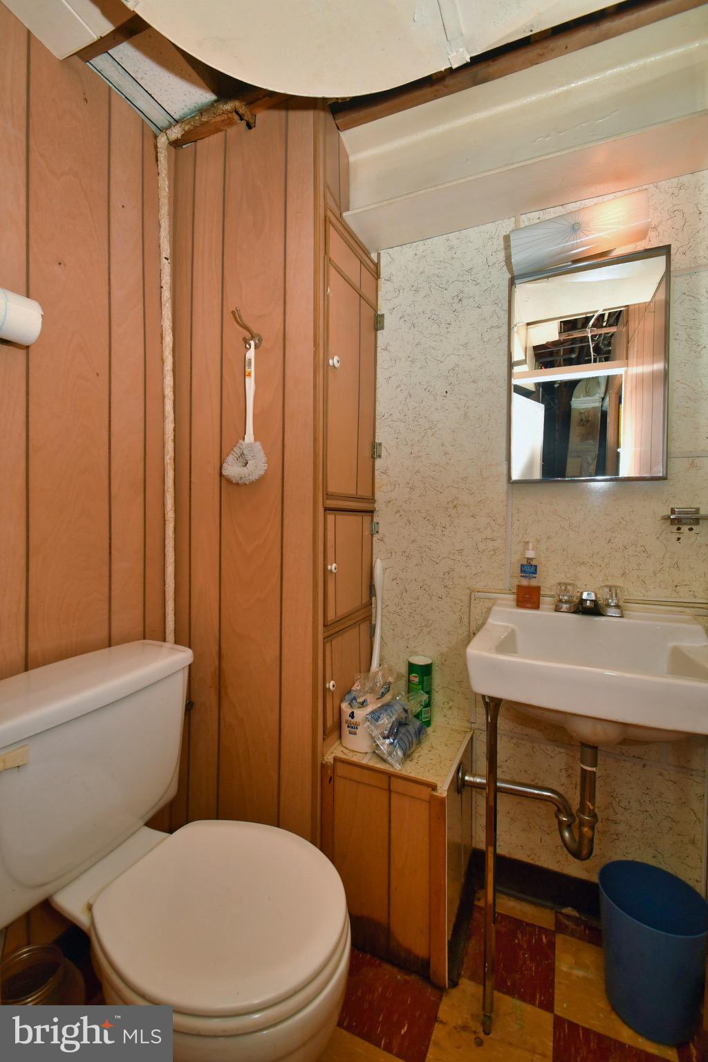 6904 Broening Road Baltimore, MD 21222 - Photo 33 of 40