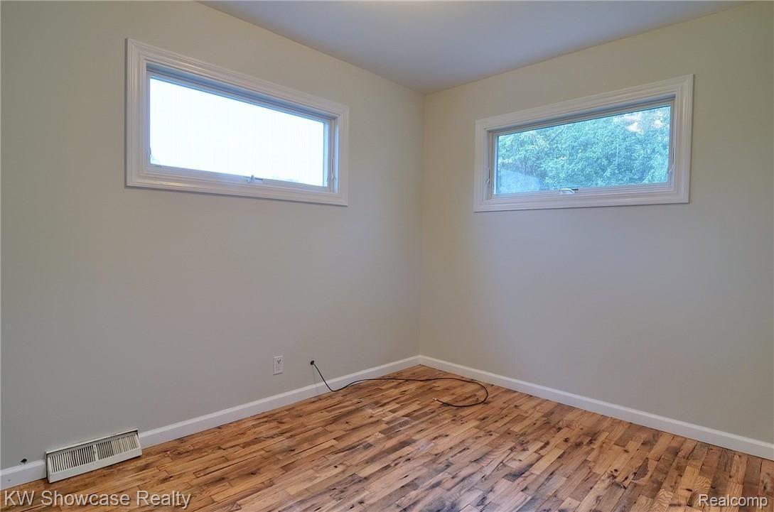 1630 School Road Rochester, MI 48307 - Photo 18 of 26 3rd_Bedroom.jpg