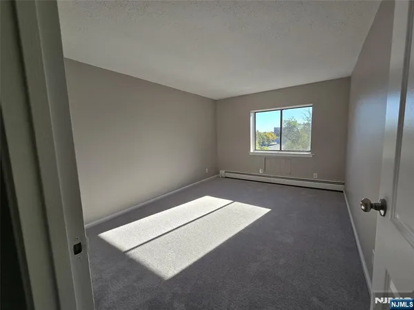 $1,975 | 100 2nd Street, Unit 209, Hackensack, NJ 07601