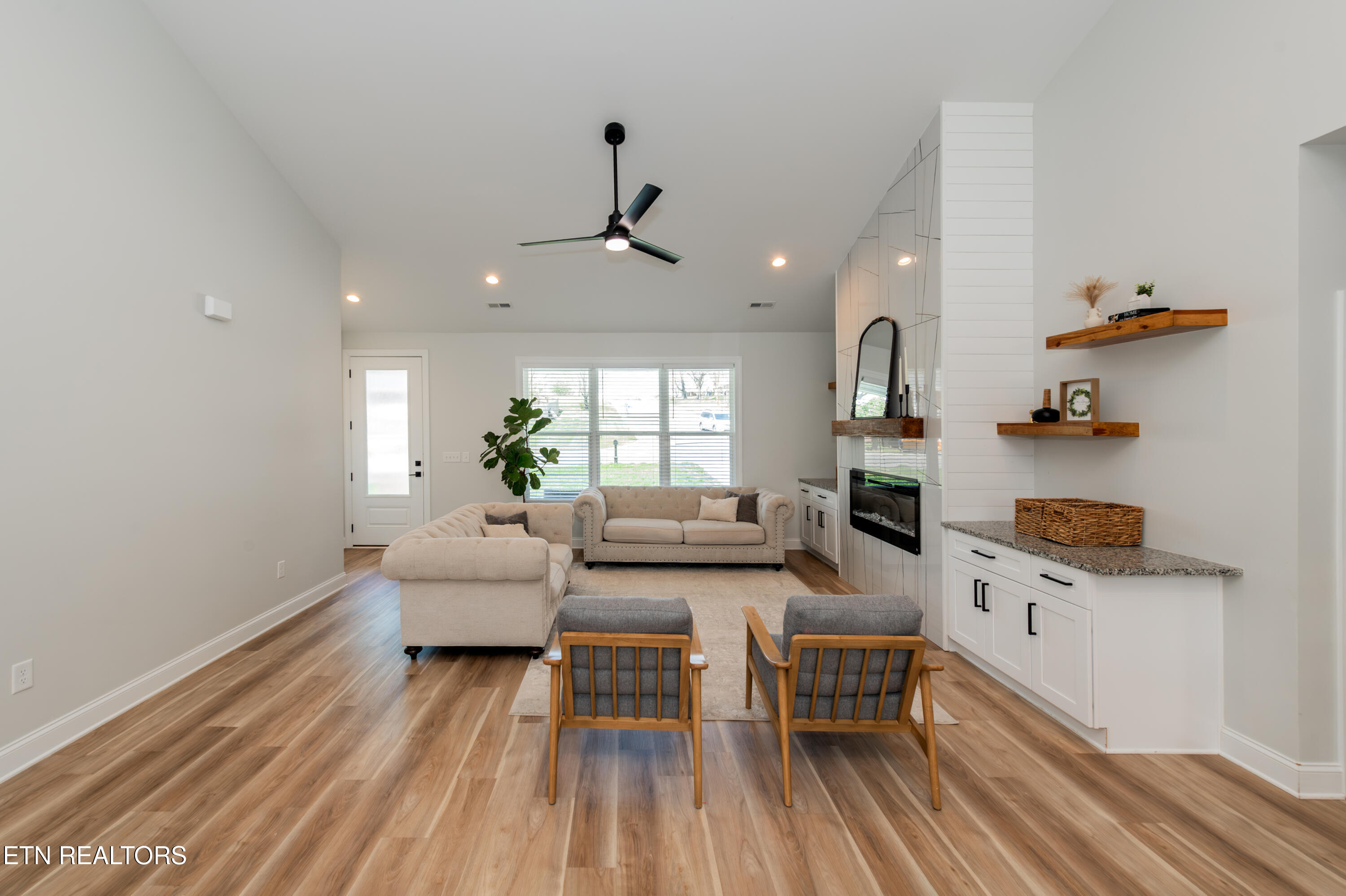 1302 Lula Bell Drive Powell, TN 37849 - Photo 5 of 39 DSC_1027-Edit