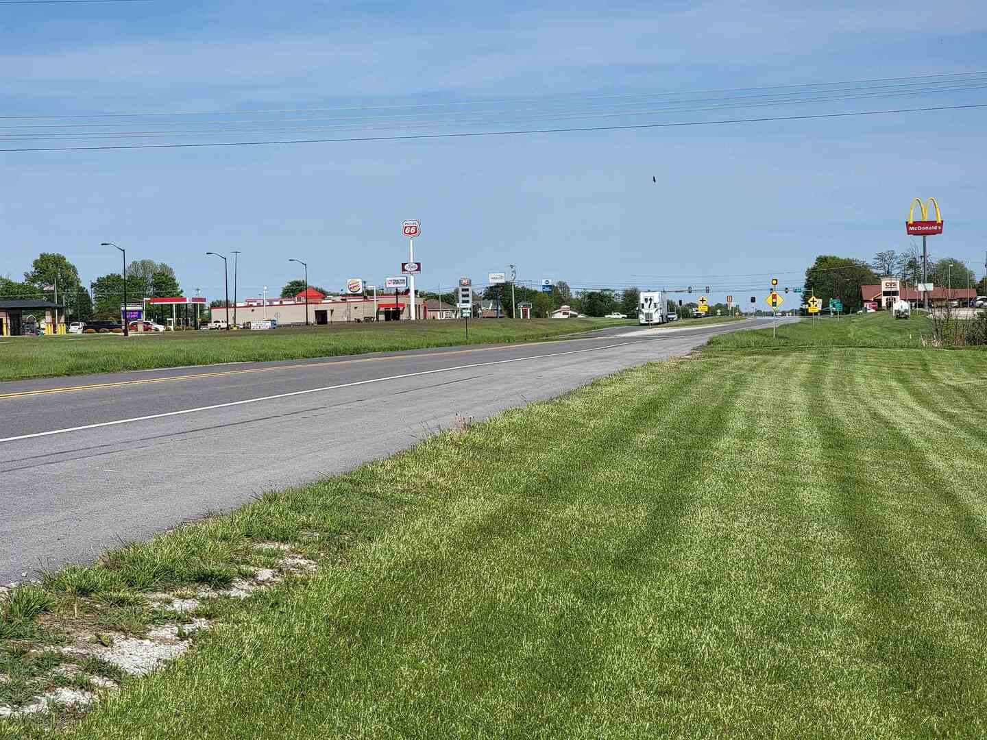 0 East 12th Street East Flora, IL 62839 - Photo 7 of 13 a view of an outdoor space