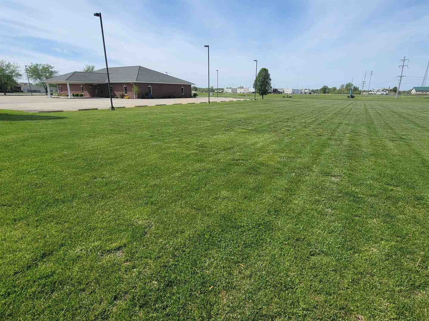 0 East 12th Street East Flora, IL 62839 - Photo 10 of 13 a house view with a garden space