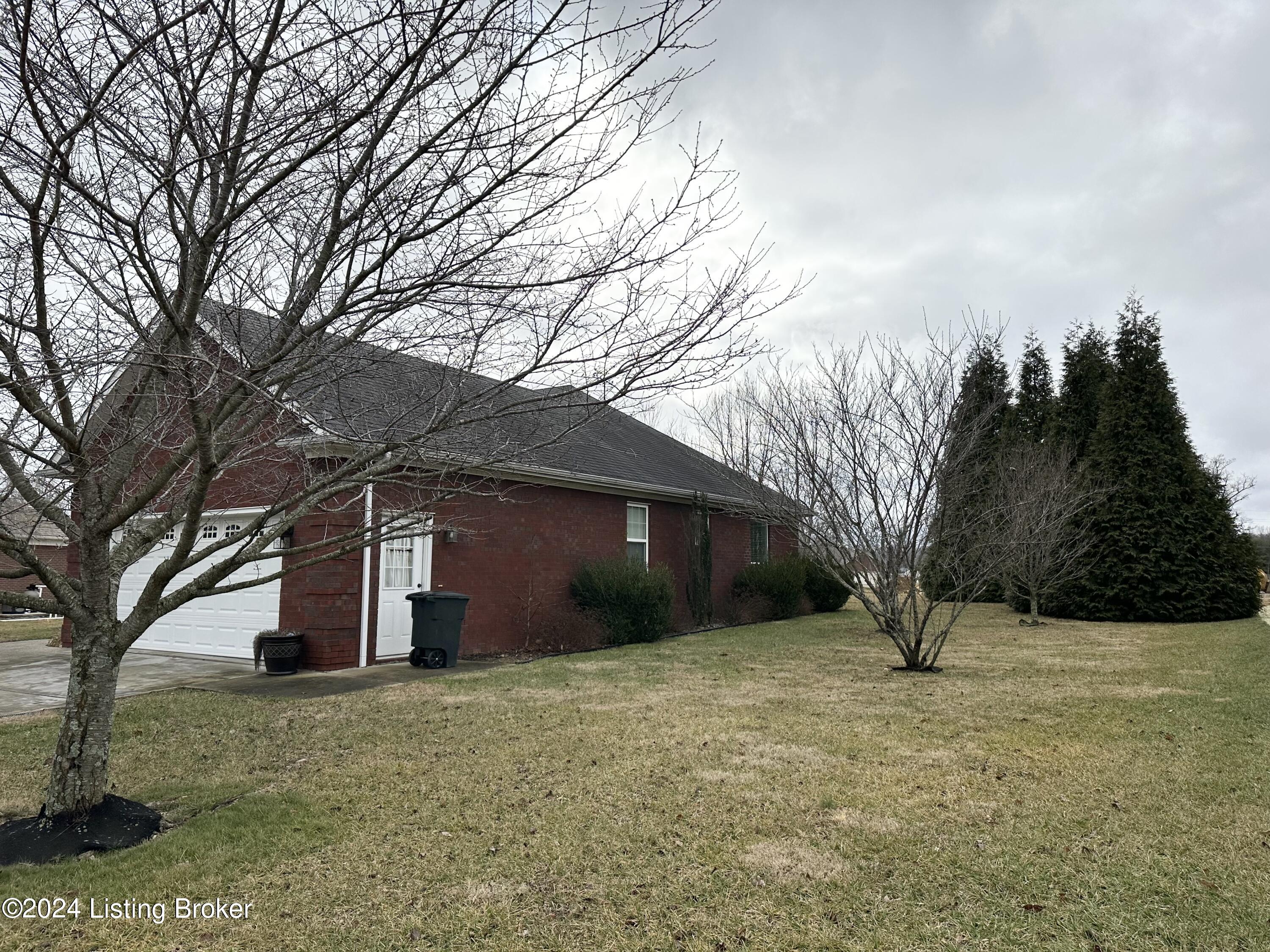 119 Ruth Lane Bardstown, KY 40004 - Photo 4 of 21 IMG_8181