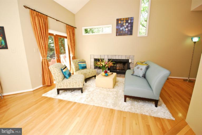 11576 Lake Newport Road Reston, VA 20194 - Photo 2 of 30 a living room with furniture and a large window