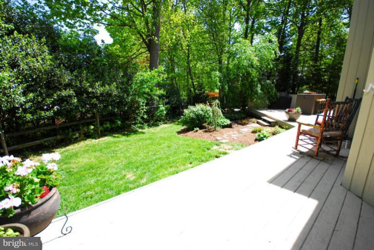 11576 Lake Newport Road Reston, VA 20194 - Photo 18 of 30 a view of a backyard with sitting area