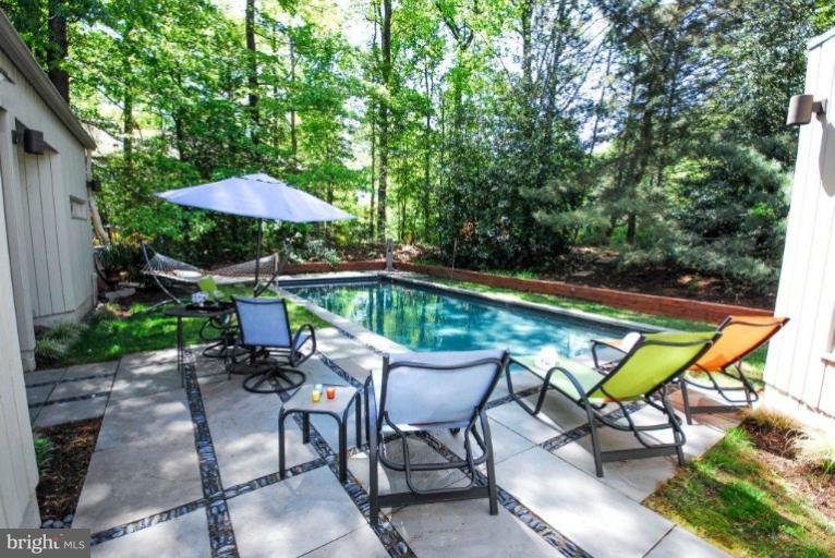 11576 Lake Newport Road Reston, VA 20194 - Photo 29 of 30 a view of backyard with outdoor seating and trees