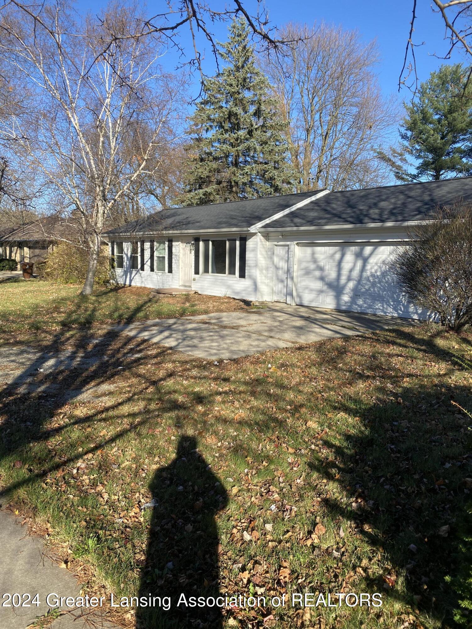 732 North Creyts Road Lansing, MI 48917 - Photo 1 of 20 IMG_5323