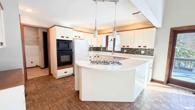 $339,500 | 1318 West Featherwood Drive, Dunlap, IL 61525