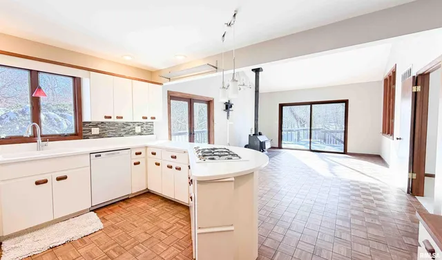 $339,500 | 1318 West Featherwood Drive, Dunlap, IL 61525