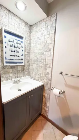 $339,500 | 1318 West Featherwood Drive, Dunlap, IL 61525