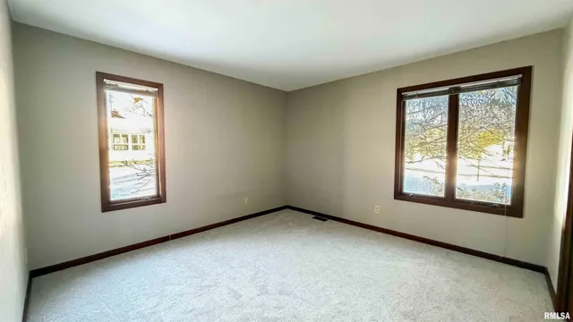 $339,500 | 1318 West Featherwood Drive, Dunlap, IL 61525